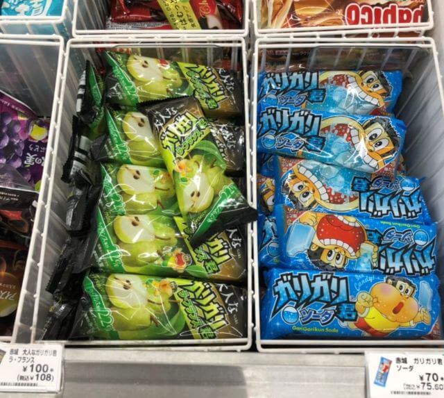 「大人なガリガリ君ラ・フランス」がコンビニに陳列されている写真